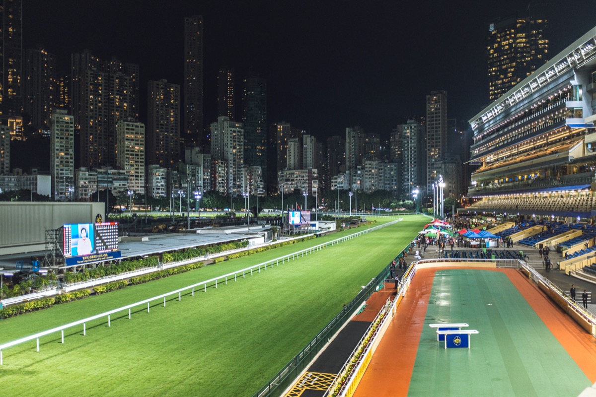 Hippodrome de Happy Valley de nuit - Hong Kong